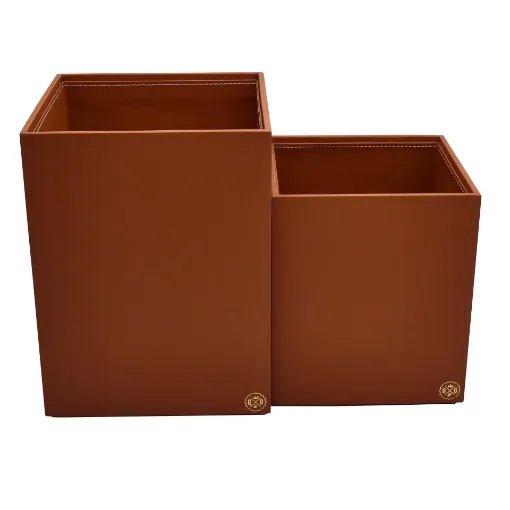 Picture of Collection Armand Light Brown Leather Wastepaper Basket - Size Large -  23,00cm x  23,00cm x  30,50cm - Weight : 1370 Gr - Gordon & Gaia