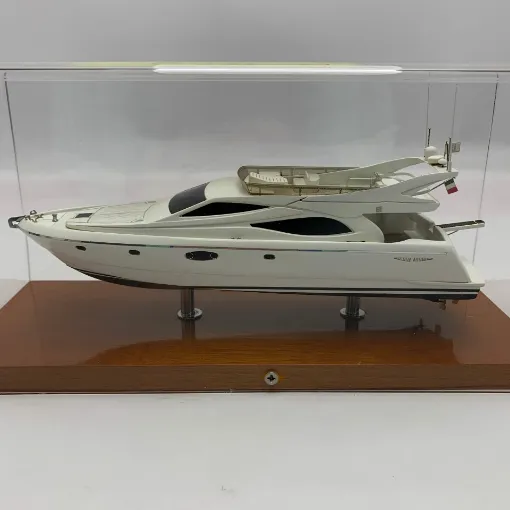 Picture of Original Ferretti F592 1:70 scale model white - 251029