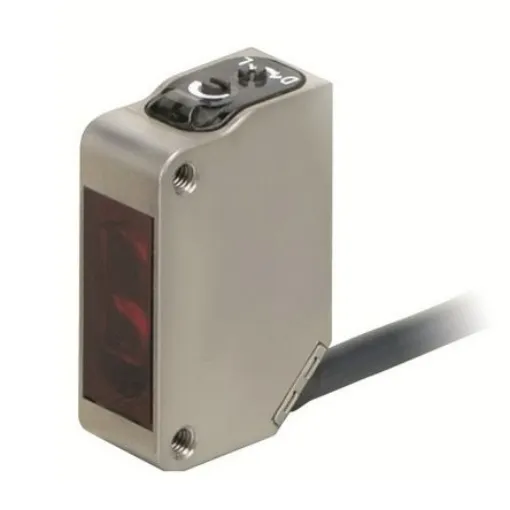 Omron Retroreflective Photoelectric Sensor, 4 m Detection Range - E3ZM-R81 5M product image