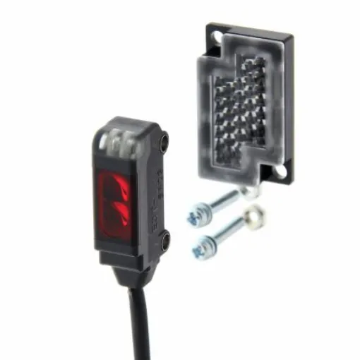Omron Retroreflective Photoelectric Sensor, Block Sensor, 200 mm Detection Range - E3T-SR22 2M product image