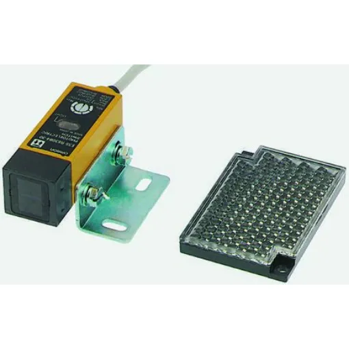 Omron Retroreflective Photoelectric Sensor, Block Sensor, 300 mm Detection Range - E3SRS30E430 product image